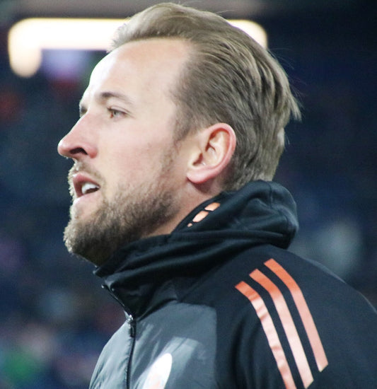 Harry Kane wearing a Bayern Munich jacket at the Salzburg friendly on 6 January 2025